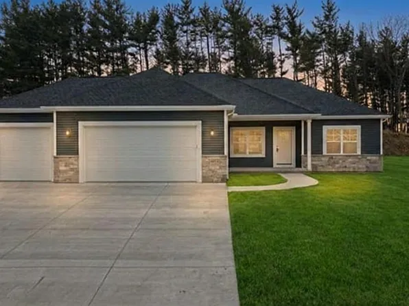 3740 North Woodbury Lane, Janesville, WI 53545