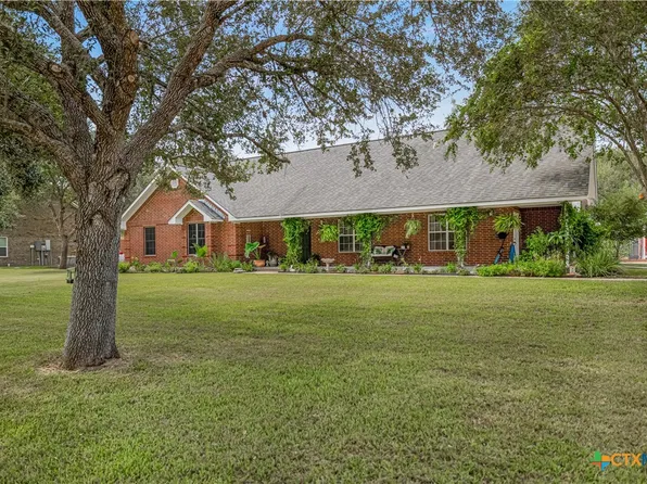 126 Lakeview Dr, Victoria, TX 77905