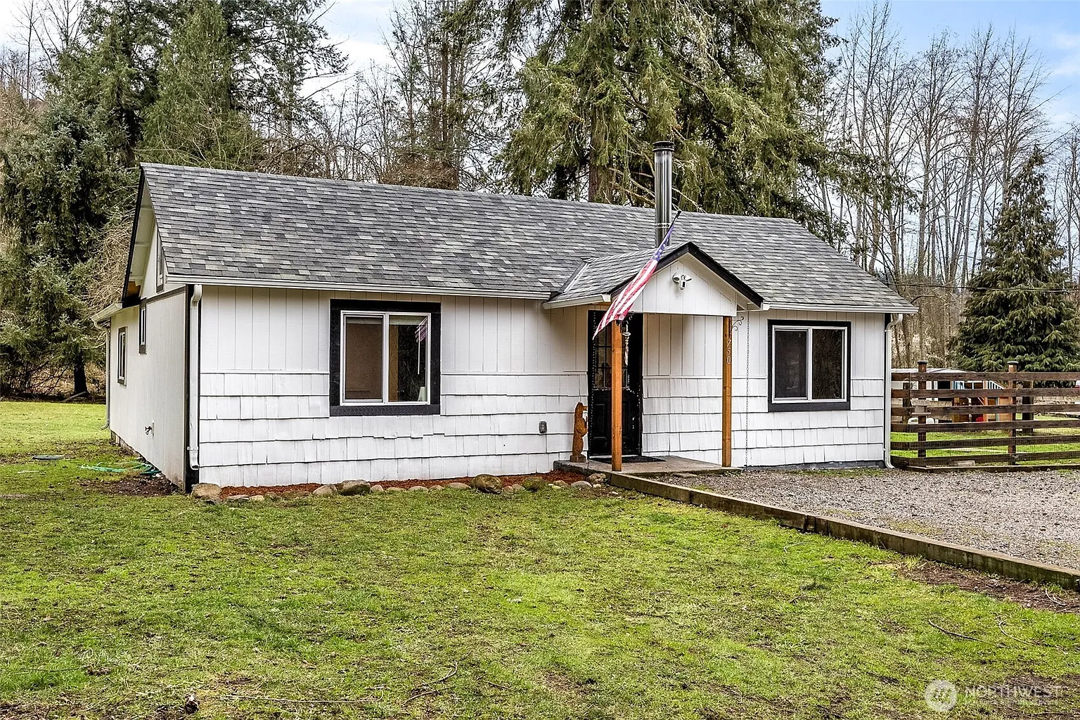 750 Wild Rose Street W photo 1