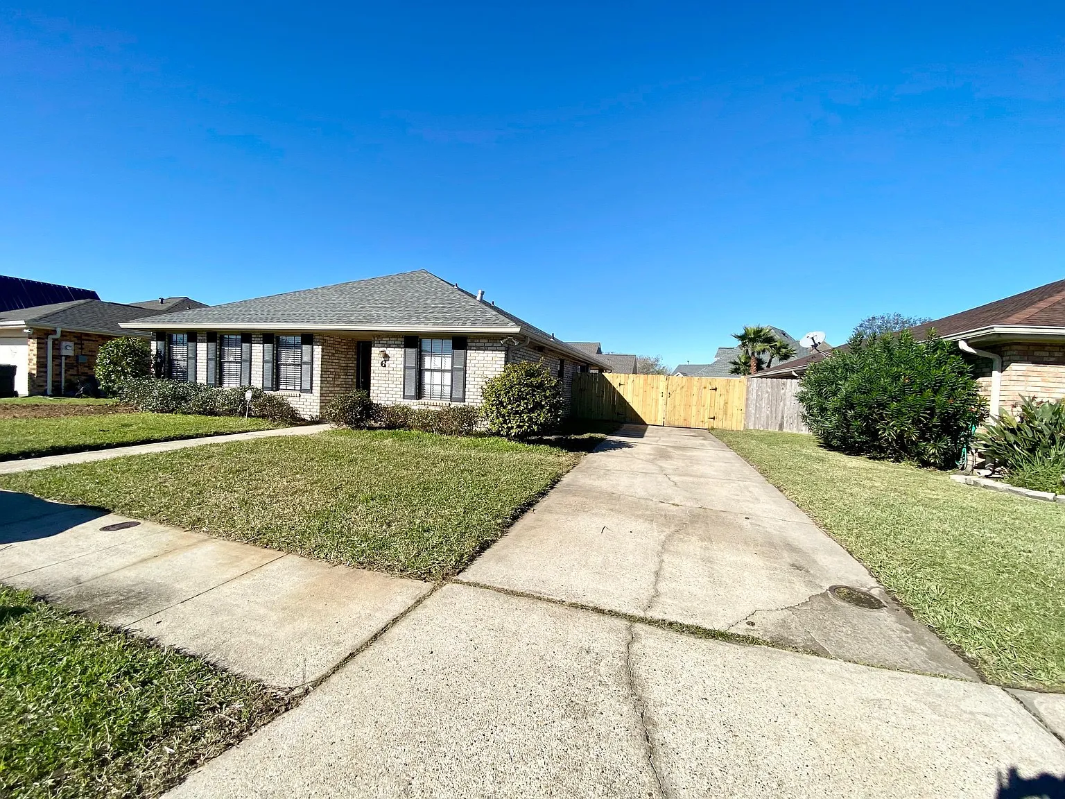 3 bed, 1975 sqft, $2,400 — Photo 3