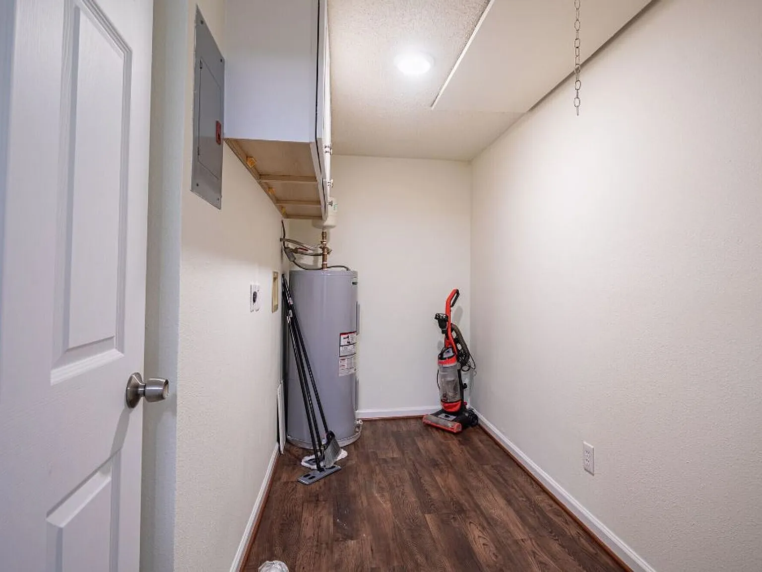 Oakbrook ~ Boutique Cottage Style Living Meets Hassle Free Leasing — Photo 3