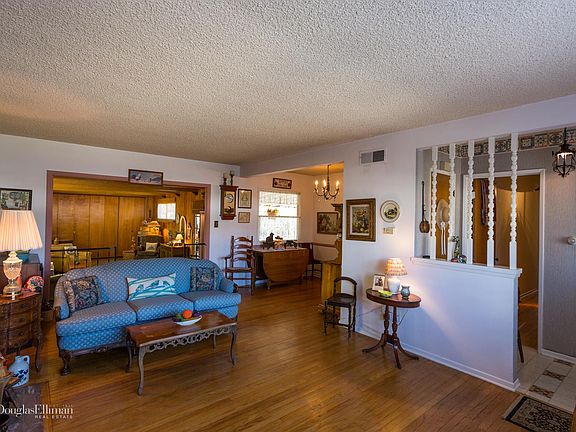2nd image of 16444 Gledhill St