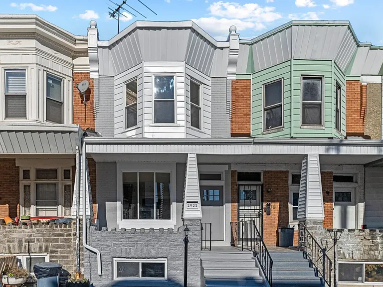 2921 W Oxford St — Photo 1