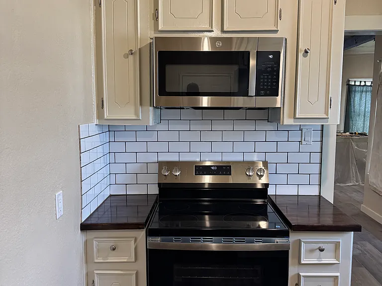 2429 Glen Ave — Photo 10