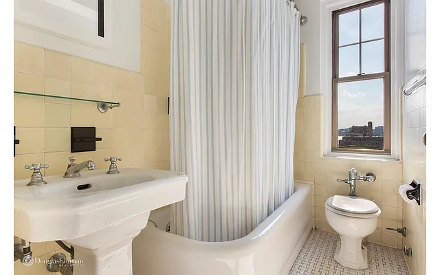 Rented by Douglas Elliman | media 8