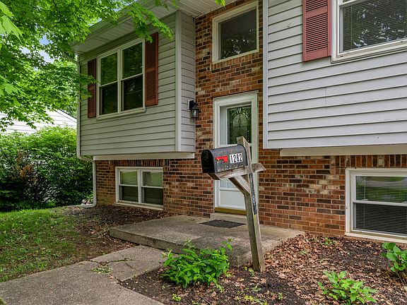 2nd image of 1282 Narragansett Park