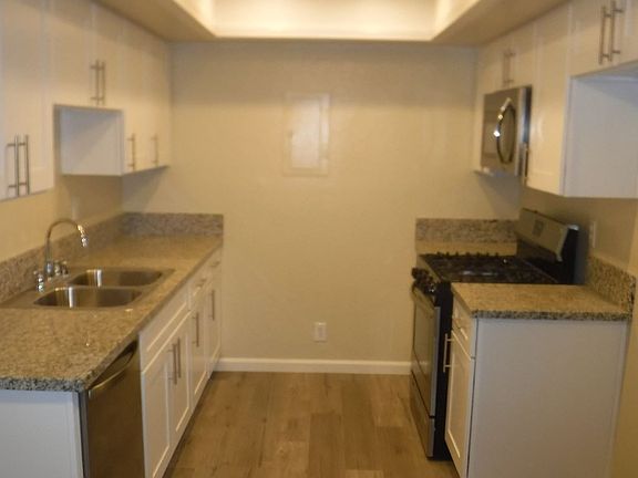 4th image of 9005 Stacie Ln
