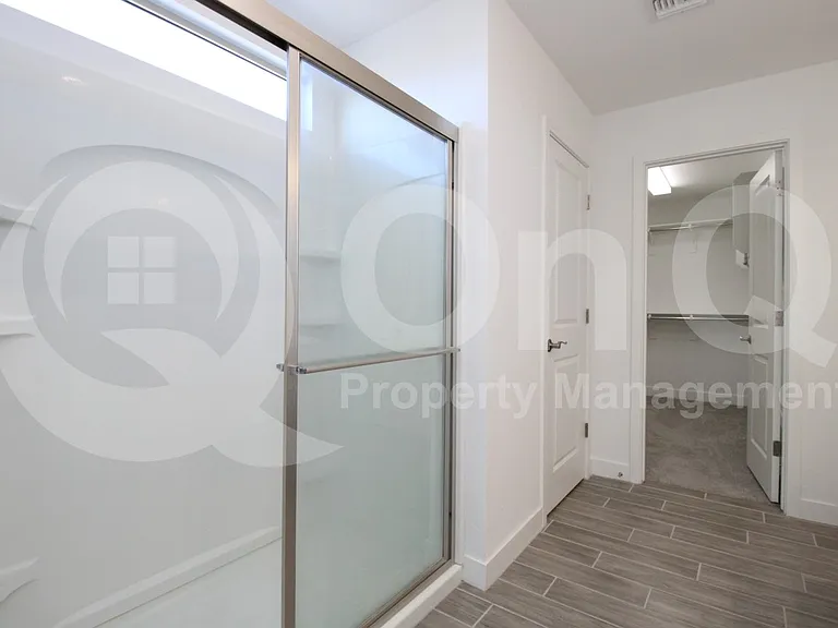 11818 S 54th Ln — Photo 21