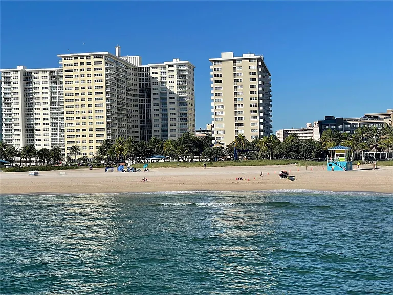 133 N Pompano Beach Blvd #507 — Photo 31