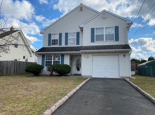 716 Voorhees Ave, Middlesex, NJ 08846