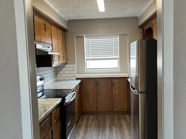 408 West Avenue Aunit #2, Hooks, TX 75561