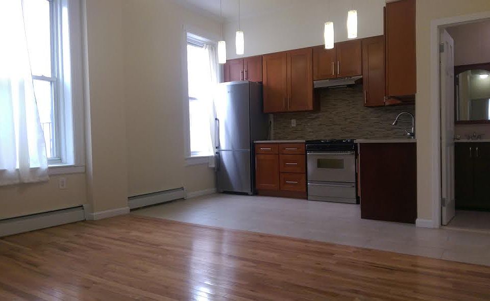 1st image of 304 E 118th St APT 2