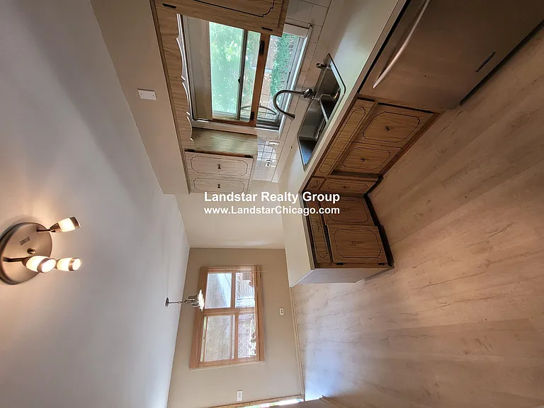 4628 N Plainfield Ave — Photo 14