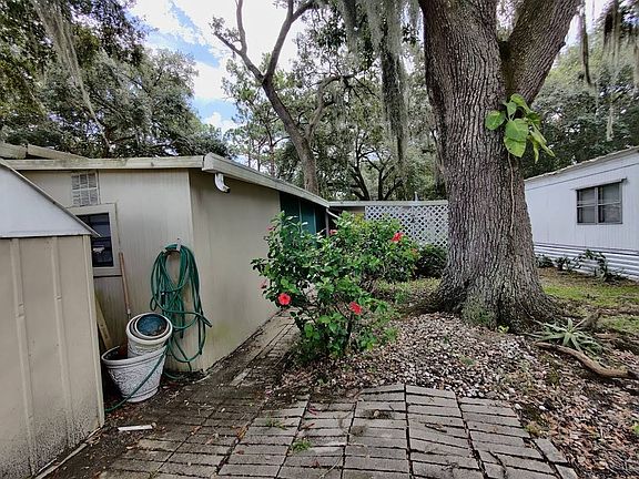 5th image of 2206 Hemlock Ln #80