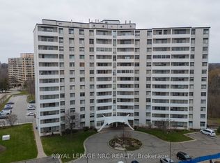 15 Towering Heights Blvd N #708, Saint Catharines, ON L2T3G7