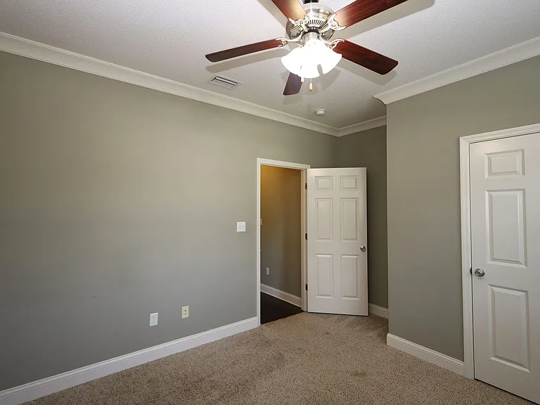 4634 Amelia Cir — Photo 16