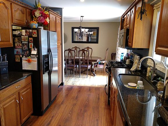 5th image of 27 Laurelton Ave
