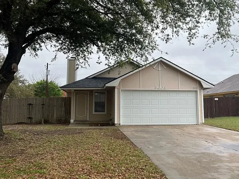 3603 Trotwood Trl — Photo 1