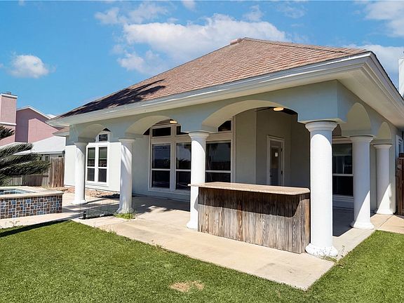 5th image of 15285 Cartagena Ct