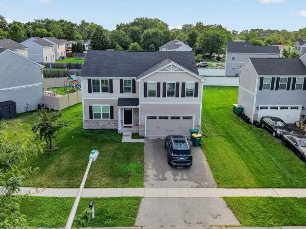 1905 Carriage Ln, Joliet, IL 60433