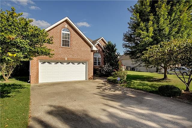 2nd image of 152 Fieldstone Ln