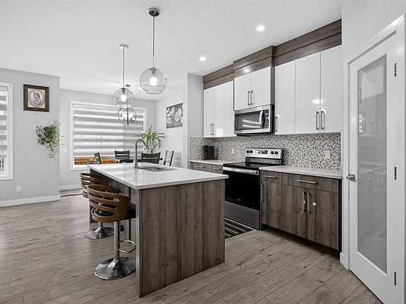 5th image of 439 E Bayview Way SW
