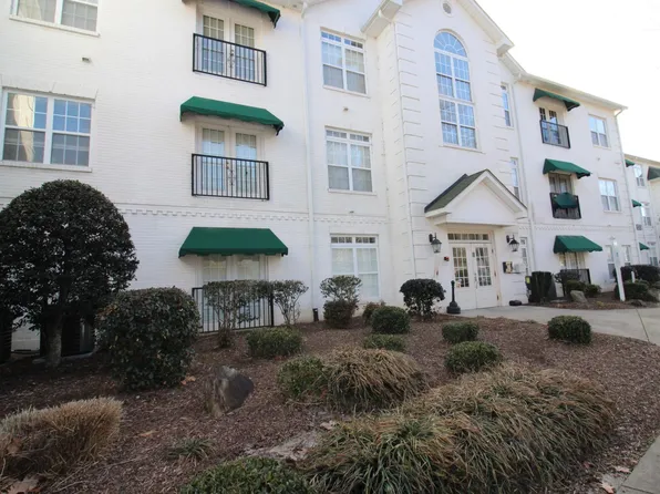 100 Sunset Cir Unit 102, Greensboro, NC 27408