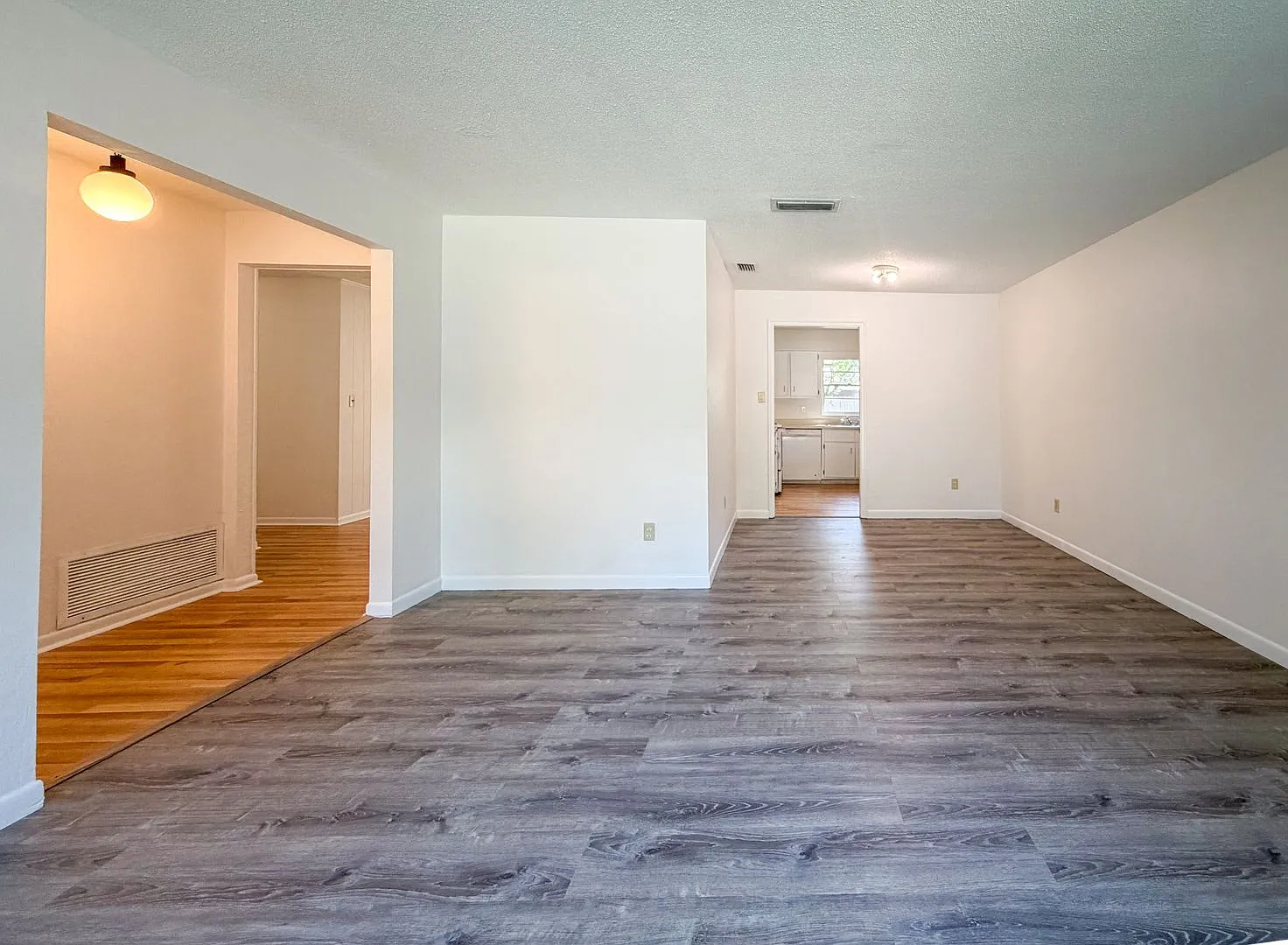 3BR/2BA Pet Friendly House in NW Gainesville - available end of September! — Photo 2