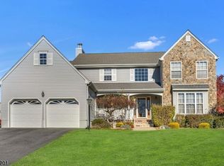 98 Crenshaw Dr, Flanders, NJ 07836