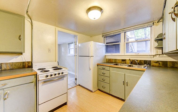 857 18th Street Kitchen