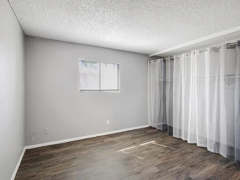 Sunrise on Bethany - Classic Unit Bedroom