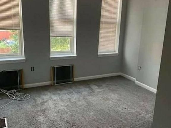 Room 1 (2nd floor) with a walk-in closet