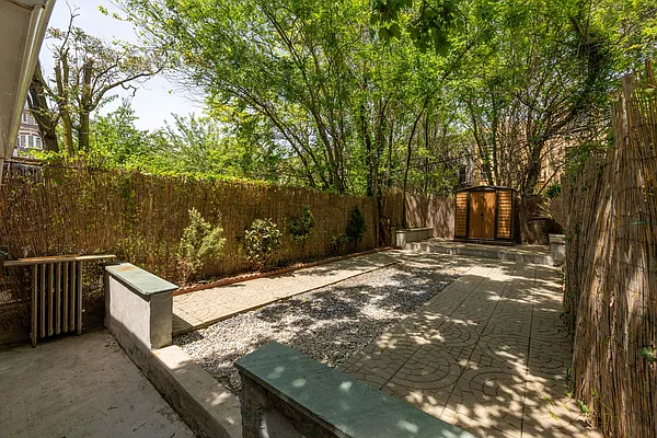 Rented by OnePoint Real Estate Group | media 9