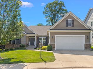 2030 Windham Cir, Wheaton, IL 60187