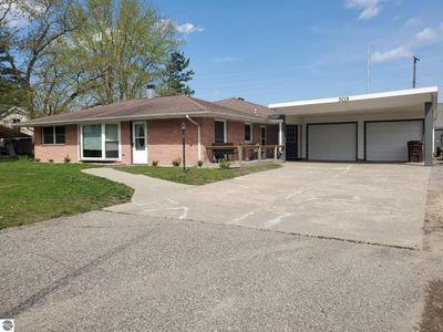 303 Dearing Dr, Shepherd, MI, 48883