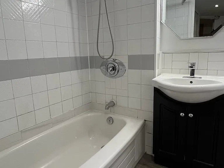 372 Victoria Park Ave — Photo 17