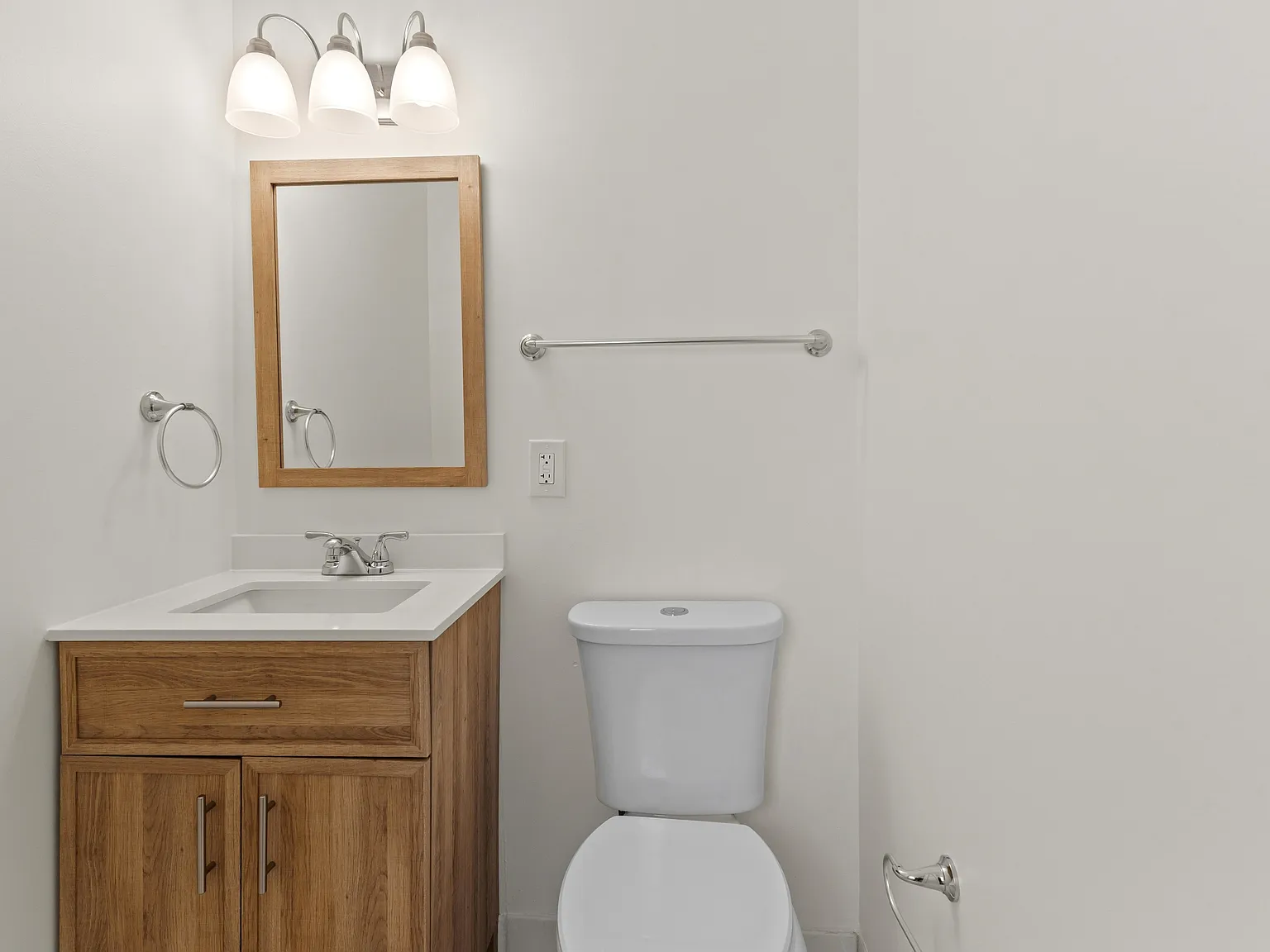 3 bed, 1360 sqft, $2,400 — Photo 4