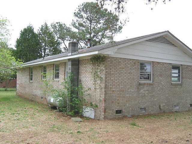 2nd image of 4126 Laurinburg Rd