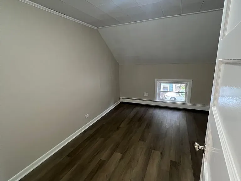 389 Boynton St — Photo 6