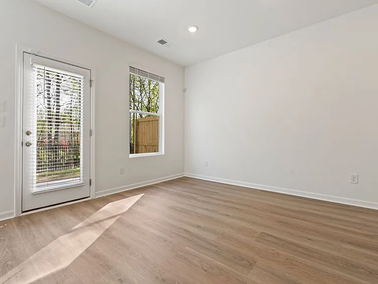 212 Wiltshire Mill Dr — Photo 5