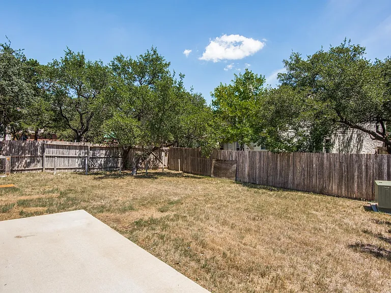 8726 Redwood Bnd — Photo 24