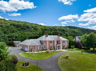 24 Hunting Ridge Drive, Simsbury, CT 06070