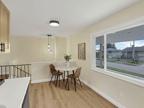 5th image of 2714 Roxbury Rd