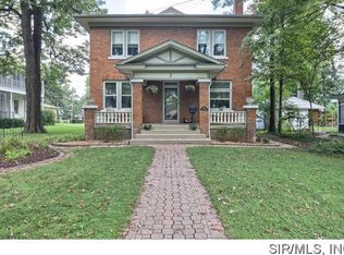 621 Saint Louis St, Edwardsville, IL 62025