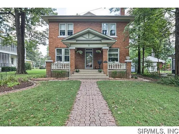 621 Saint Louis St photo 1