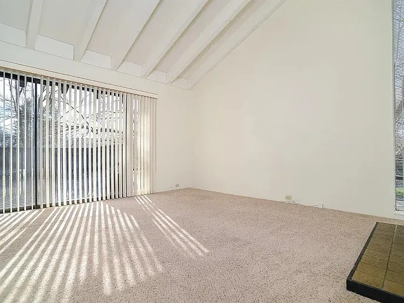 1 bed, 1.0 bath, 682 sqft, $1,223 — Photo 2