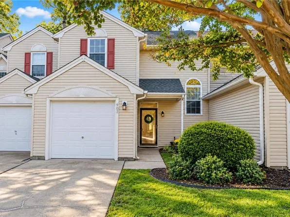 902 Lake Forest Dr, Newport News, VA 23602