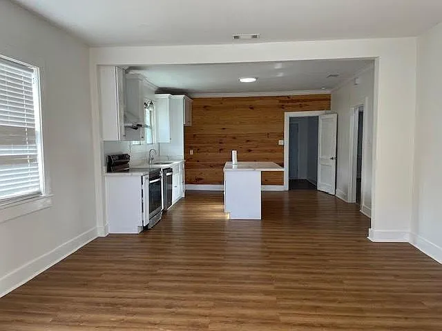 1011 Hancock St — Photo 3