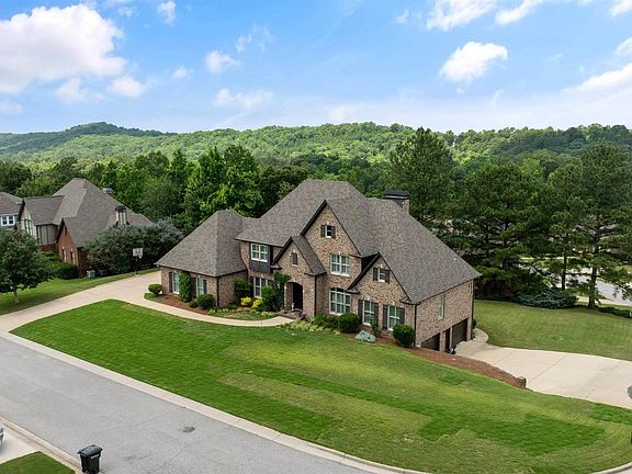 3rd image of 1033 Eagle Nest Cir