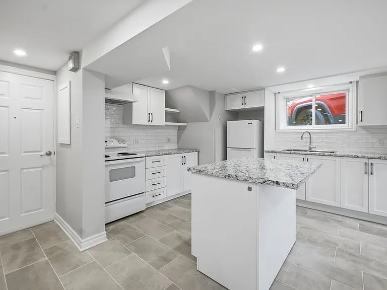 1225 Old Montreal Rd #4 — Photo 3